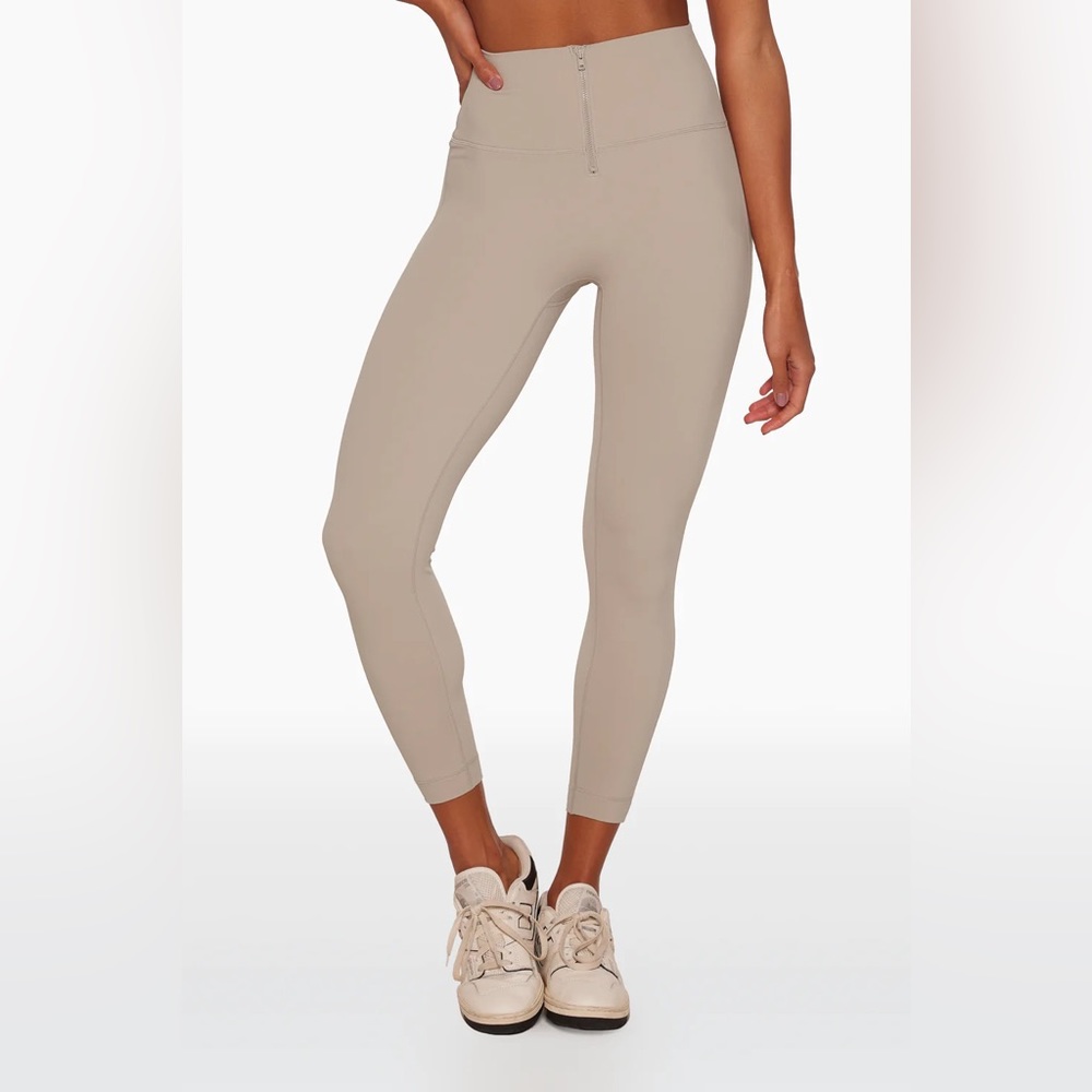 Set Active Sportbody Zip leggings and crop top‎ in summit beige size small